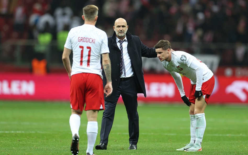 Michał Probierz podał federacji pomocną dłoń, bo kadrowicze stracili zaufanie kibiców