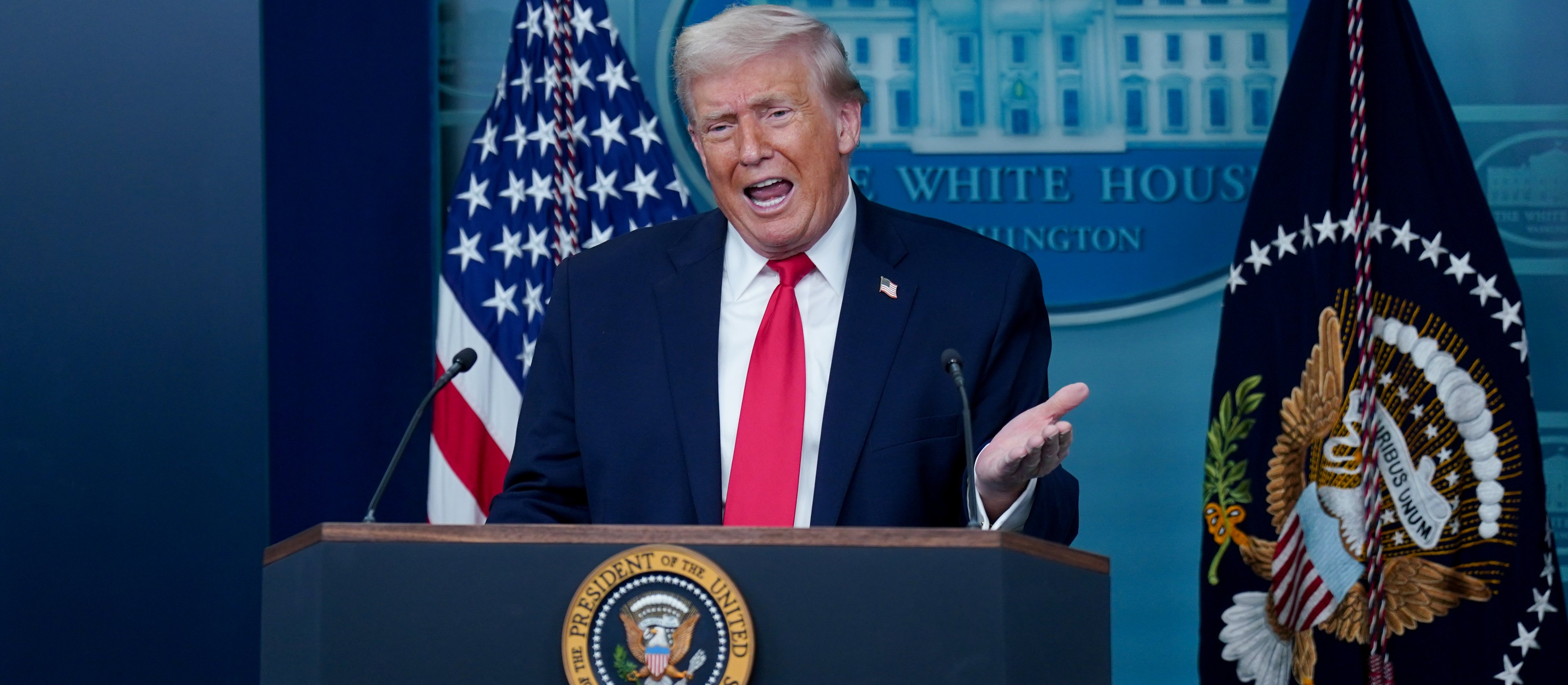 Trump: JPMorgan zamknął moje konta z powodów politycznych. Pozew na 5 mld dol.