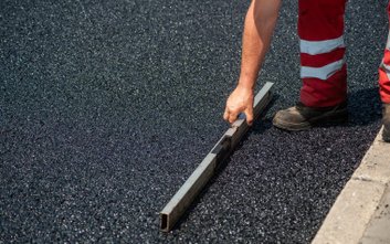 Przez cały czas trwania robót drogowcy zapewnią dojazd do posesji.