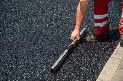 Przez cały czas trwania robót drogowcy zapewnią dojazd do posesji.