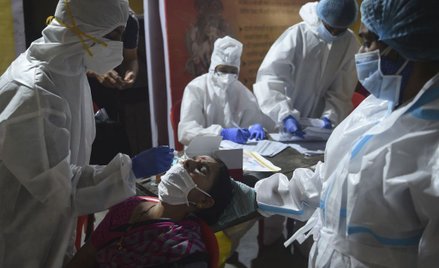 Epidemia w Indiach: Rekord. Blisko 100 tys. zakażeń na dobę