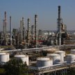 Instalacje petrochemiczne PKN Orlen w Płocku należą do największych w regionie.