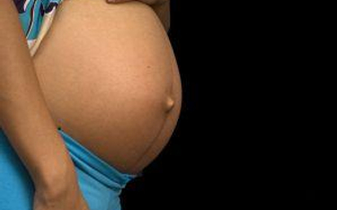 Umowa na czas określony z limitami: Ciąża nie zmieni rodzaju umowy