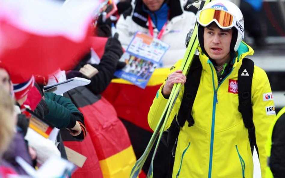 Kamil Stoch wygrał piątkowy konkurs, w niedzielę był siódmy, a w sobotę zdyskwalifikowany