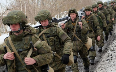 Wspólne ćwiczenia białoruskich i rosyjskich komandosów na poligonie Poliwna w Rosji w 2016 roku