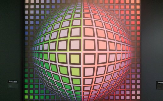 Obraz Vasarely'ego wydaje się obiektem przestzrennym