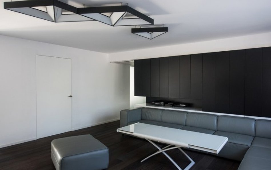 Realizacja projektu mieszkania “Czarno-białe” według Biura Architektonicznego Baar