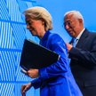 Przewodnicząca Komisji Europejskiej Ursula von der Leyen (L) i przewodniczący Rady Europejskiej Antó