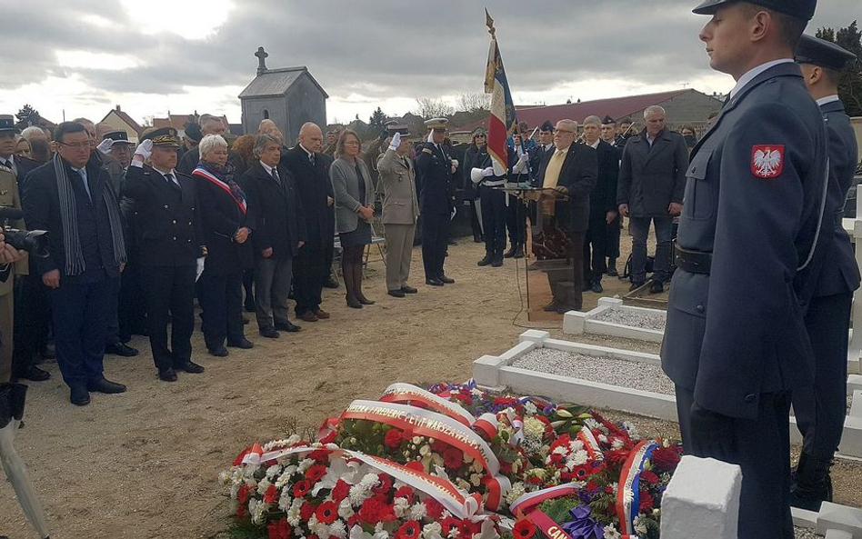 Porucznik Tadeusz Stabrowski odnajduje imię i rodzinę