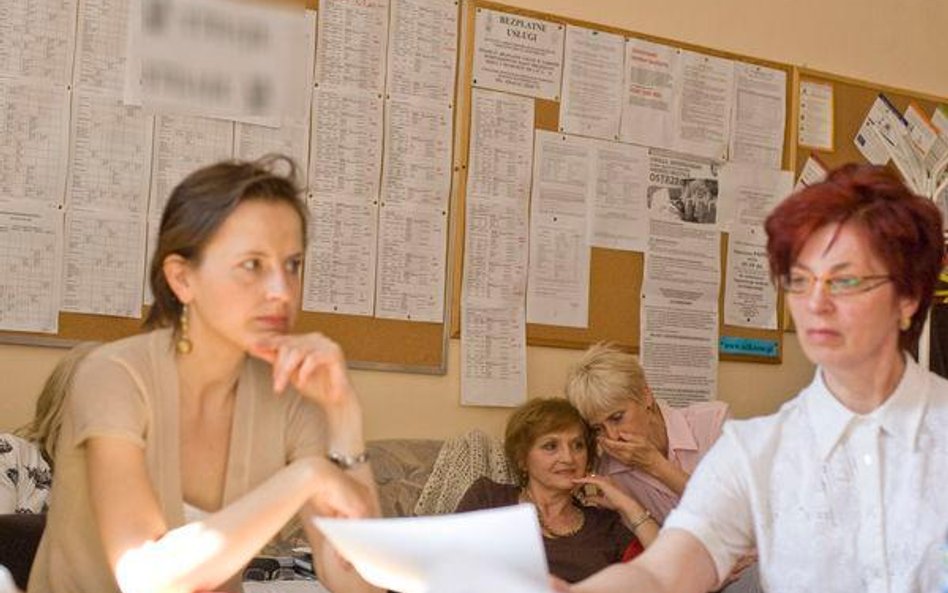 Wójt sporządza do 10 lutego 2012 r. sprawozdanie z wysokości średnich wynagrodzeń nauczycieli