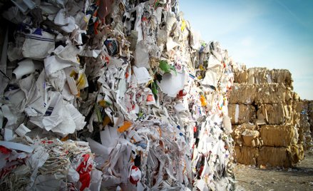 Miliony ton posortowanych śmieci trafiają do pieca