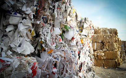 Miliony ton posortowanych śmieci trafiają do pieca