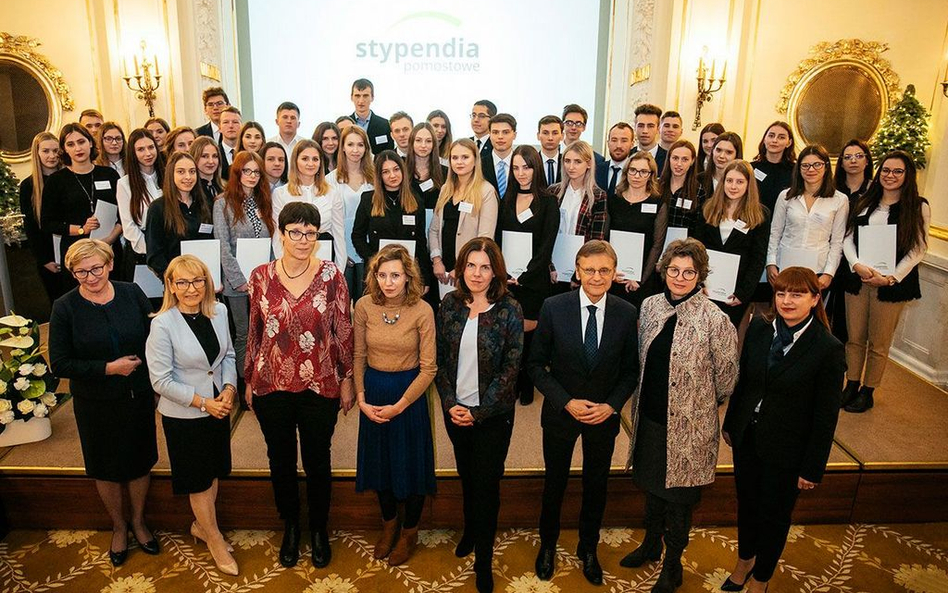 Stypendia dla młodych, zdolnych studentów