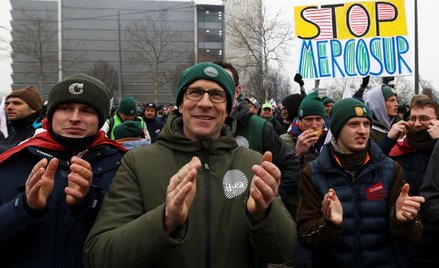 Rolnicy z całej Europy reagują po głosowaniu Parlamentu Europejskiego nad skierowaniem do Trybunału 