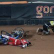 Tomasz Gollob (z lewej) po wypadku stracił przytomność