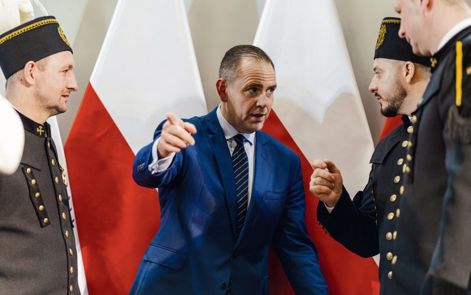 Karol Nawrocki już się nauczył, że w kwestii ustawy o języku śląskim przed wyborami lepiej unikać je