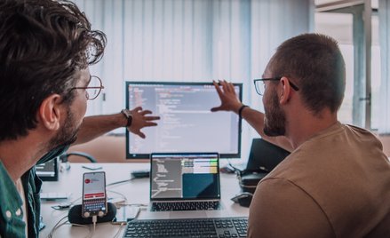 Umowa na rozwój oprogramowania – co powinna regulować?