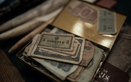 - Ile jestem winien? - A to może na zeszyt zapiszę i pan Szymon ureguluje? - Pani Halinko, ja już ni