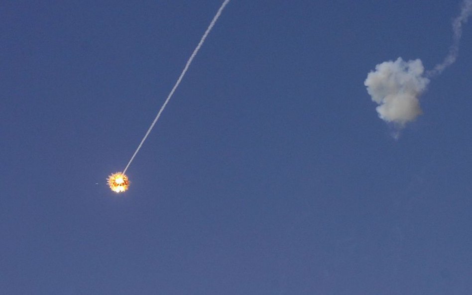 Eksplozja po uderzeniu rakiety przechwytującej w cel