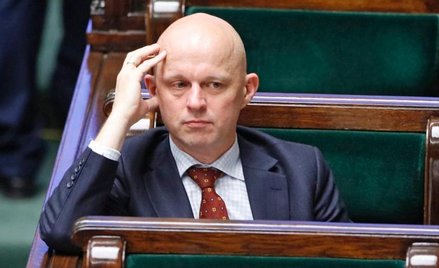 Minister finansów Paweł Szałamacha twierdzi, że przez nieszczelny system podatkowy budżet państwa tr