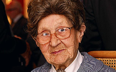 ma 104 lata, mieszka w Gdyni