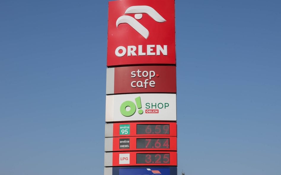 Kto w koalicji naciskał na obniżkę cen paliw? Rozmowy trwały od kilkunastu dni