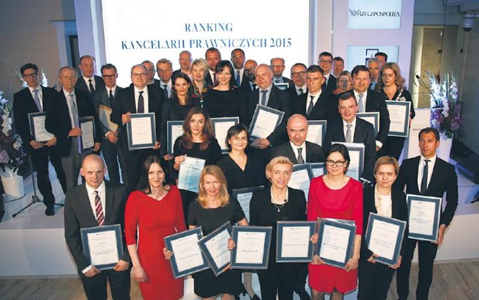 Laureaci wszystkich kategorii 13. edycji Rankingu Kancelarii Prawniczych oraz Konkursu Pro Bono w śr