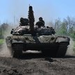 Obwód charkowski, ukraiński czołg w pobliżu linii frontu