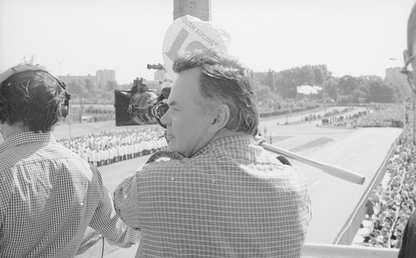 Lech Zielaskowski przed rozpoczęciem mszy św. beatyfikacyjnej matki Urszuli Ledóchowskiej na Łęgach 