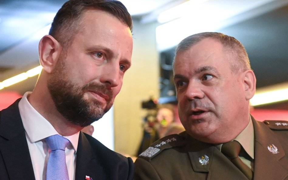 Wicepremier, minister obrony narodowej Władysław Kosiniak-Kamysz i szef Sztabu Generalnego WP gen. W