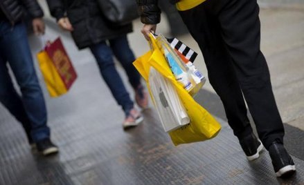 Statystyczna rodzina w Polsce chce na tegoroczne święta wydać 277 euro, 13 proc. więcej niż przed ro