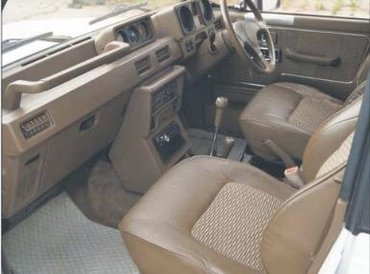 Jego jedyną wadą wydaje się kierownica po prawej stronie, ale w terenie ten fakt traci znaczenie.