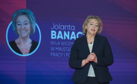 Polityka społeczna zaczyna być traktowana jako instrument osiągania celu wyborczego. Realizuje się t