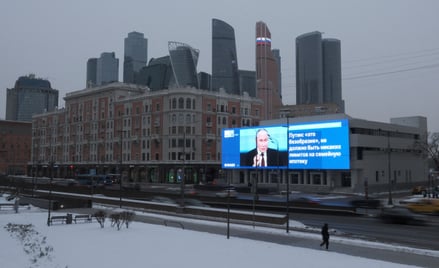 W tym roku rosyjska gospodarka, coraz bardziej dotknięta skutkami wywołanej przez Putina wojny, stan