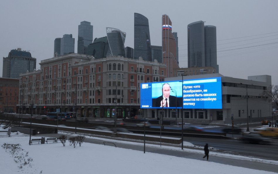 W tym roku rosyjska gospodarka, coraz bardziej dotknięta skutkami wywołanej przez Putina wojny, stan