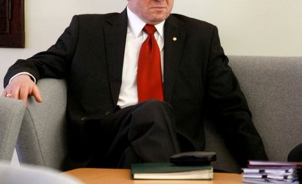 Igor Zalewski: Minister Sawicki trwoni publiczne pieniądze na autopromocję