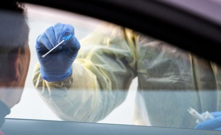 Na Ursynowie powstał mobilny punkt wykonywania testów na obecność SARS-CoV-2