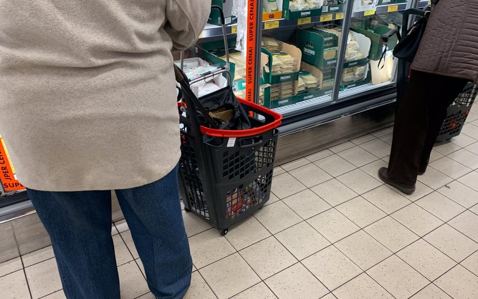 Wojna podbija ceny w Polsce. Drożeją paliwa, a za nimi żywność