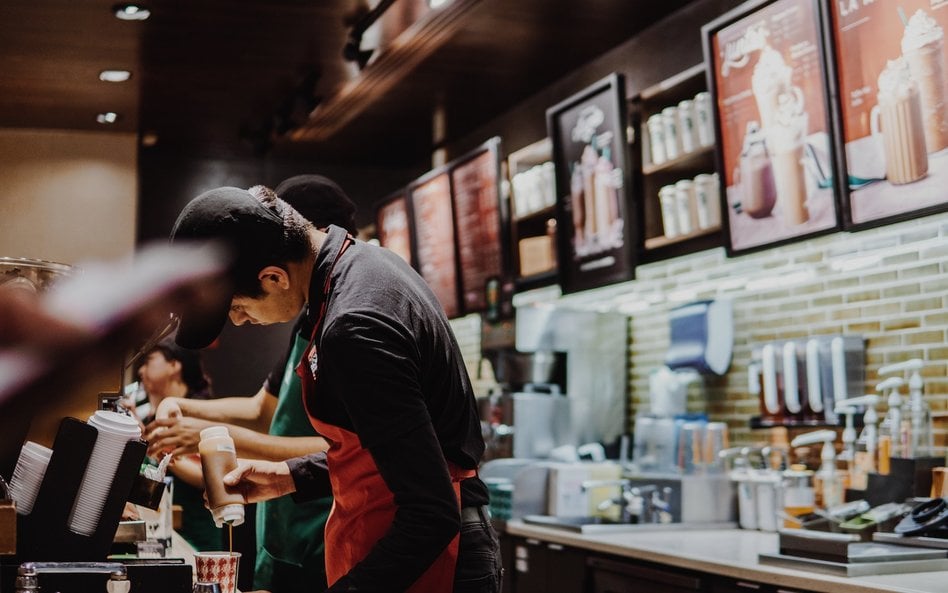 Wielorazowy kubek z kaucją: nowy ekopomysł Starbucksa