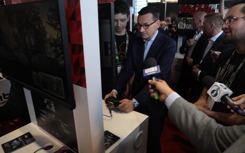 Premier Mateusz Morawiecki gra w „This War of Mine”