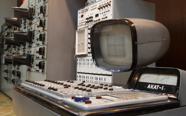 Pierwszy na świcie tranzystorowy analizator równań różniczkowych AKAT-1, skonstruowany przez Jacka K