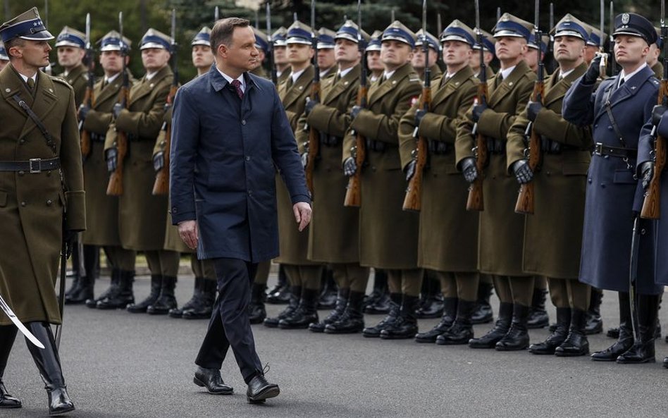 Wojsku przybędzie czterech generałów
