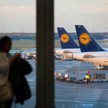 Mimo 11 strajków w 2014 roku niemiecki przewoźnik Deutsche Lufthansa AG wypracowała 954 miliony euro