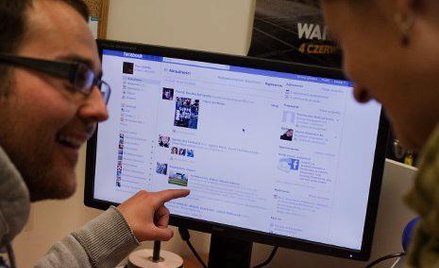 Test miał sprawdzić, czy można wpływać na emocje odbiorców