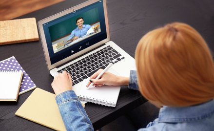 Koronawirus: o kształceniu na odległość na studiach