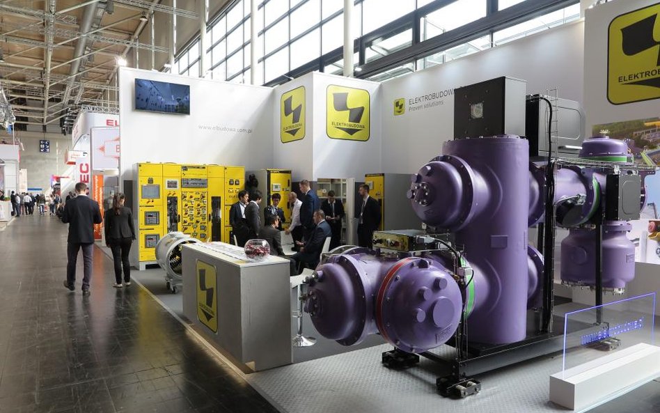 Elektrobudowa: Emisja coraz bliżej, notowania pikują