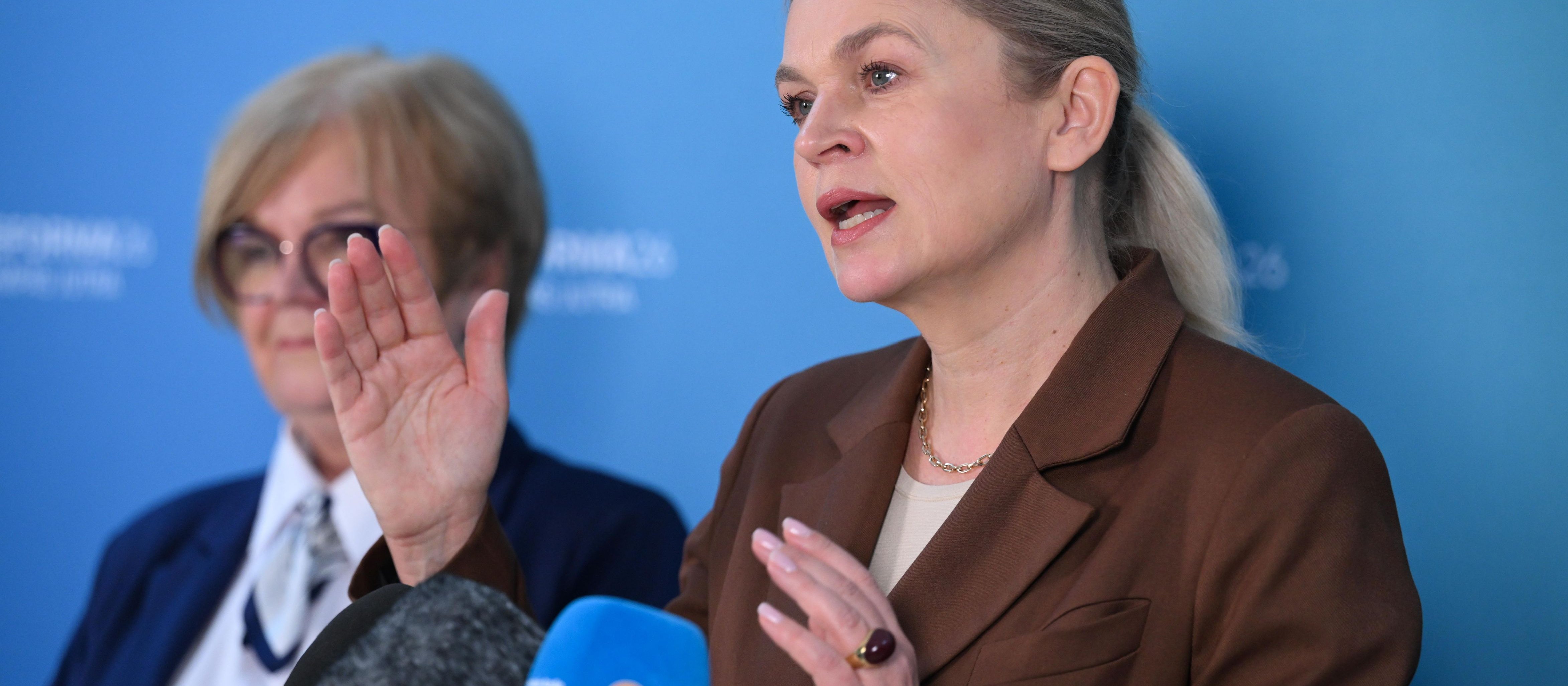 Włamanie do Librusa. MEN zapowiada państwowy e-dziennik