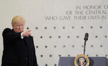 Donald Trump patrzy na media ze sceptycyzmem i nie ma ich za „obrońców prawdy”. Niestety, niebezpods