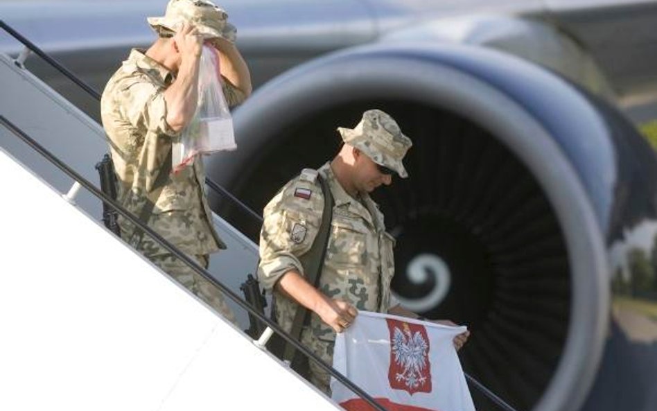 Żołnierz nie rozstanie się z wojskiem bez wypowiedzenia