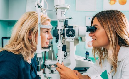 Ponad połowa Polaków sprawdza swój wzrok rzadziej niż raz w roku